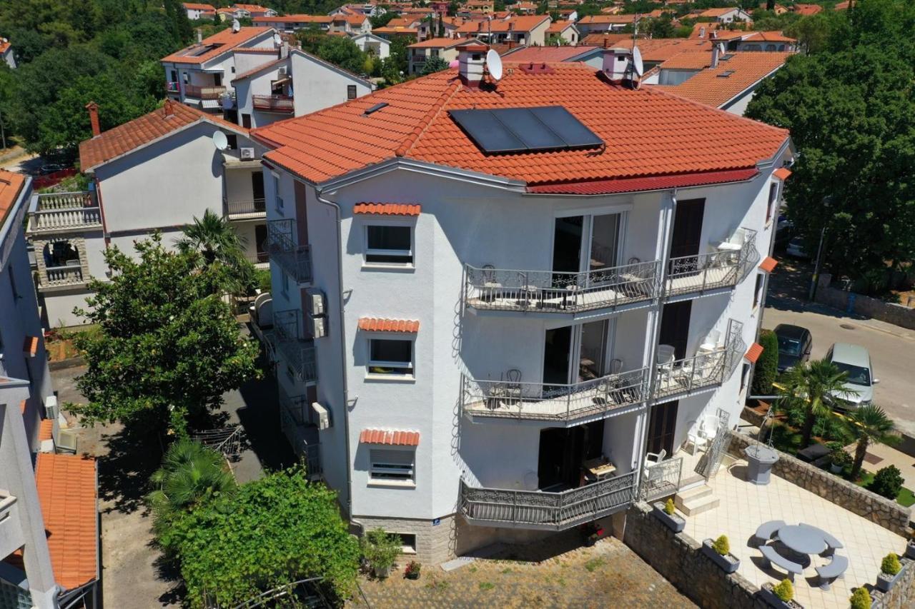 Apartments Mary Malinska Εξωτερικό φωτογραφία