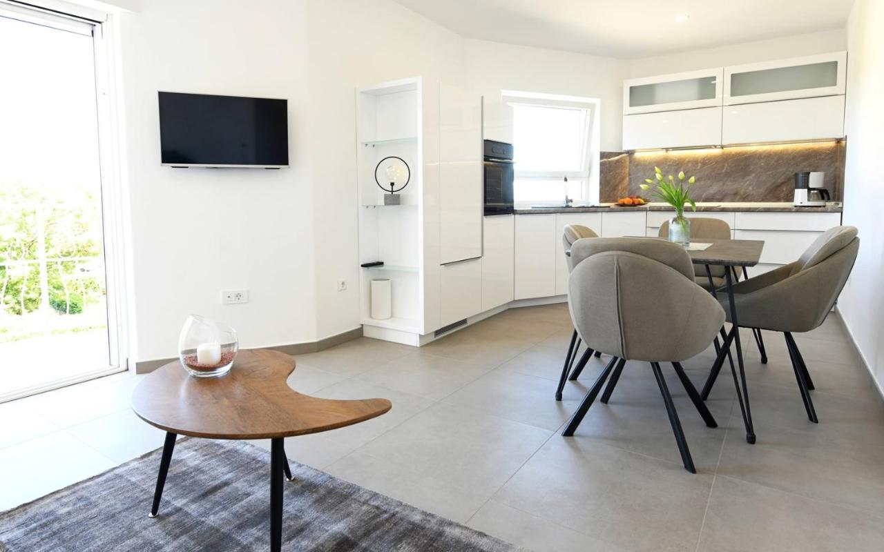 Apartments Mary Malinska Εξωτερικό φωτογραφία