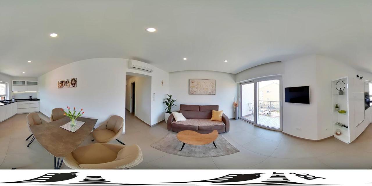 Apartments Mary Malinska Εξωτερικό φωτογραφία