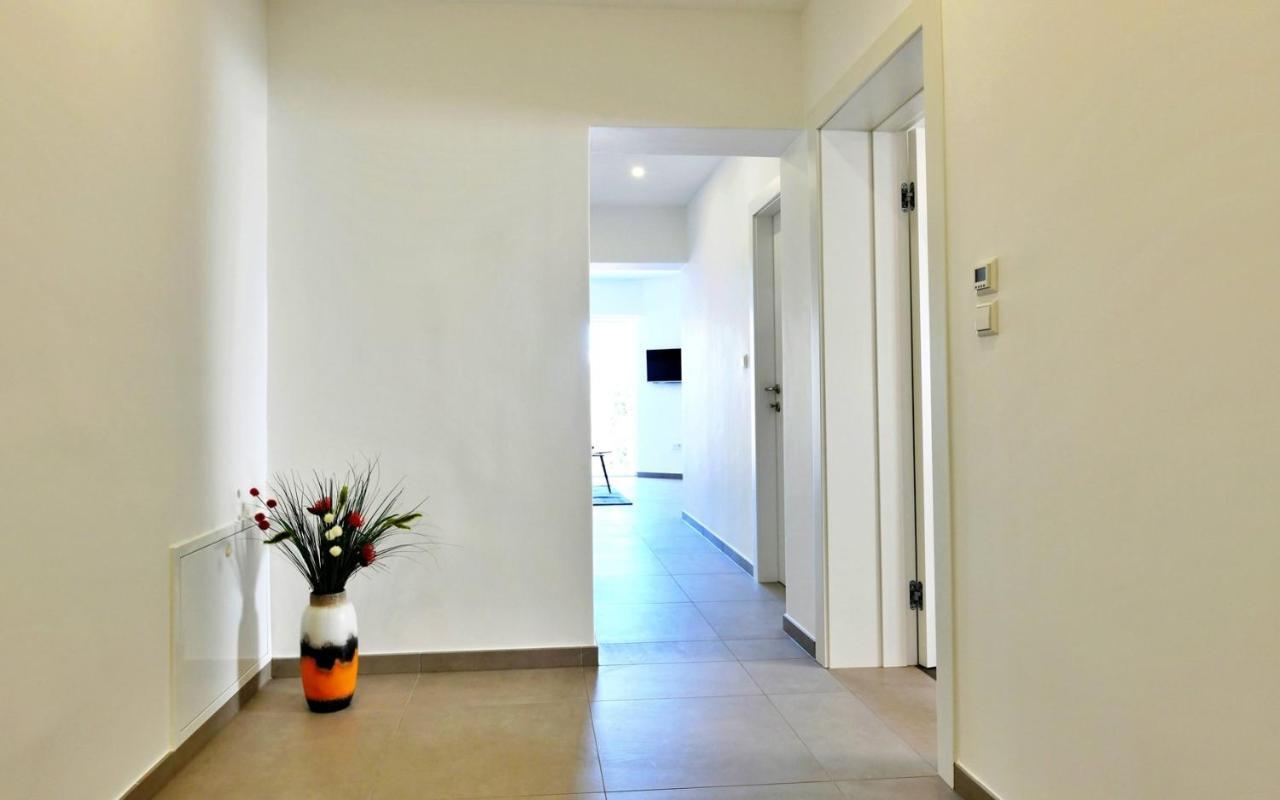 Apartments Mary Malinska Εξωτερικό φωτογραφία