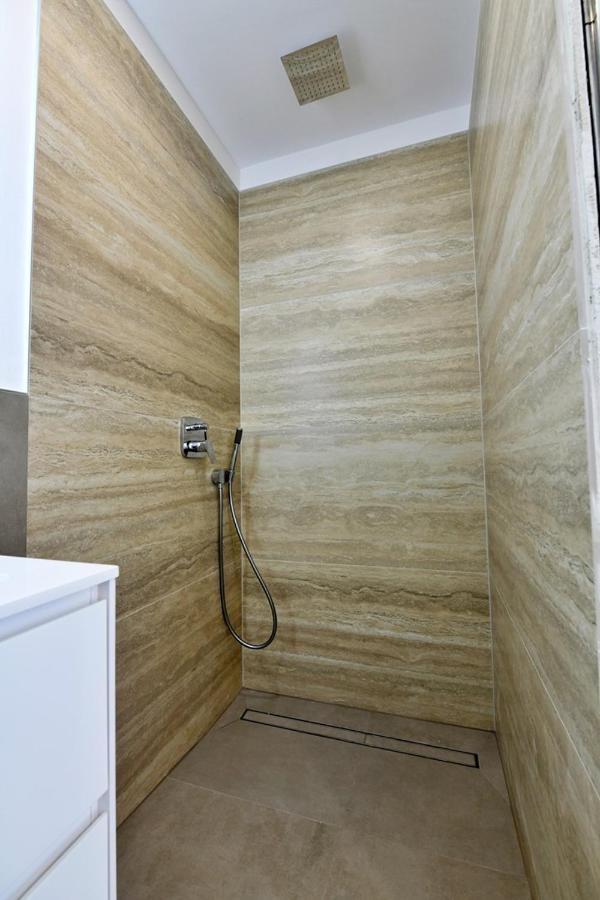 Apartments Mary Malinska Εξωτερικό φωτογραφία