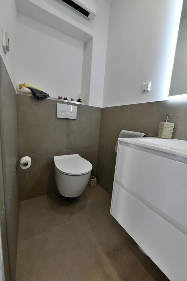 Apartments Mary Malinska Εξωτερικό φωτογραφία
